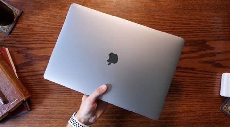 MacBook Air 15 Inci Bakal Diotaki Chip Anyar Apple M2