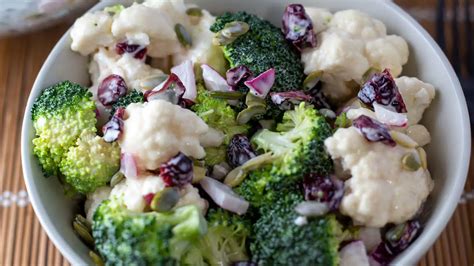 Easy Fresh Broccoli Cauliflower Salad: Tangy & Creamy Side Dish