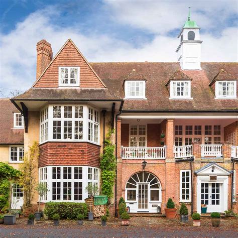 Converted Clubhouse At Huntercombe Golf Club With Link To James Bond