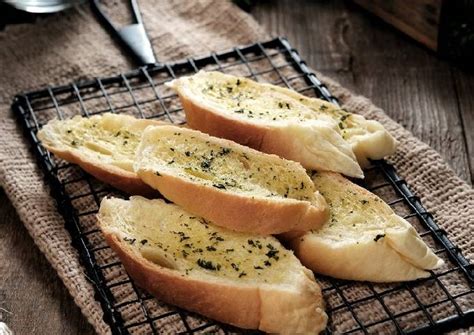 Resep Garlic Bread Oleh Alya Hadrami Cookpad