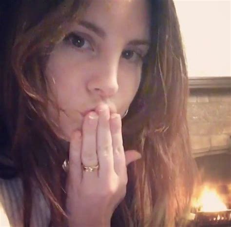 Watch Lana Del Rey Whisper “merry Christmas” And Blow Kiss To Fans New