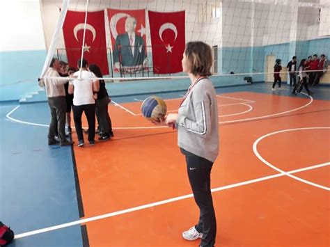 2 DÖNEM SINIFLAR ARASI OKUL VOLEYBOL TURNUVASI Etimesgut Şehit Salih