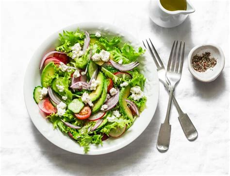 Salada De Queijo Feta De Vegetais De Abacate Vegetariano E P O Grelhado