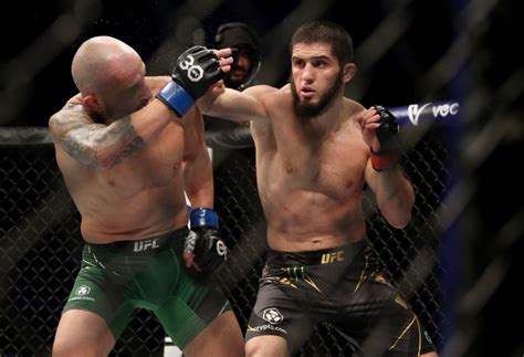 UFC 294 Le KO extraordinaire infligé par Islam Makhachev à Alexander