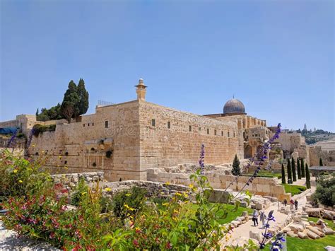 Temple Mount Jerusalem editorial photo. Image of mount - 122644266