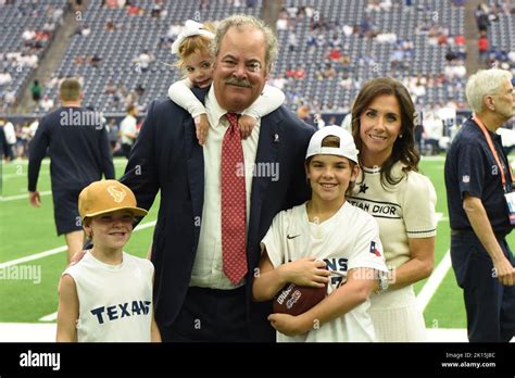 Houston Texas Owner Cal Mcnair Hannah Mcnair And Children Before The