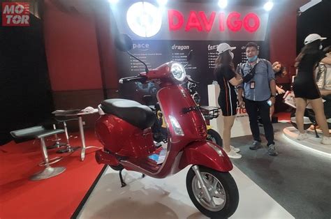 Charge 5 Jam Penuh Harga Baterai Motor Listrik Davigo Forza Di IIMS