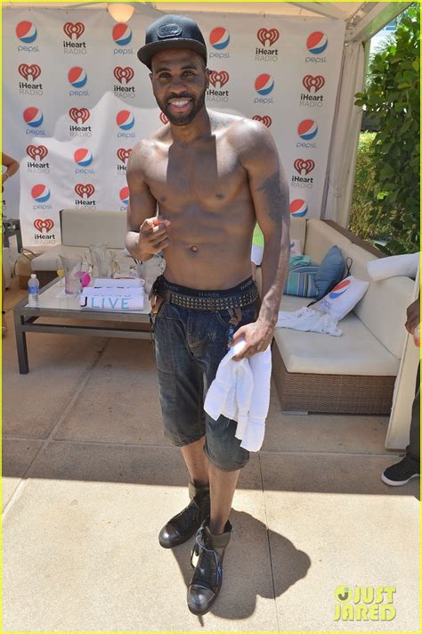 Robbie Amell Shirtless Jason Derulo Iheartradio Pool Party Photo