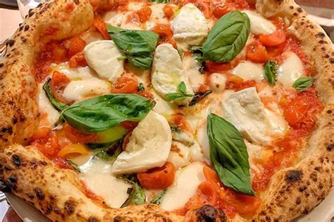 Giorgia Meloni A New York Sceglie La Pizza Napoletana E Va A Cena Da