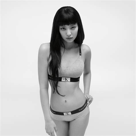 Jennie de BLACKPINK cautivó con sus nuevas fotos para Calvin Klein