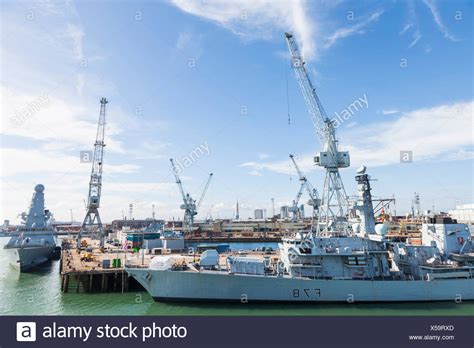 Portsmouth Naval Shipyard High Resolution Stock Photography and Images ...