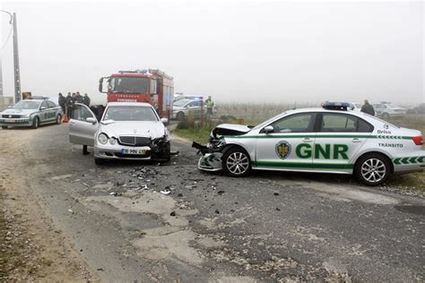 Militar Ferido Em Choque De Carro Da GNR Viatura Em Fuga Portugal