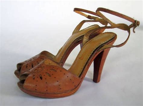 1970s Brown Heels Vintage 70s Leather And Wood Sandals Etsy Brown Heels Peep Toe Sandals