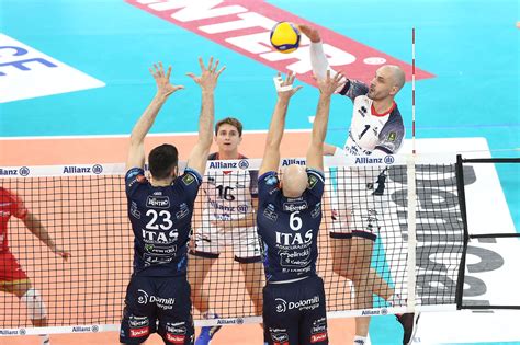 Allianz Milano Che Peccato Al Cloud Passa Trento Powervolley