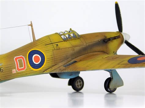 Unosetentaydos Hawker Hurricane Mk Iic Revell Aviacion Pf