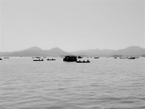 People Boating On Lake · Free Stock Photo