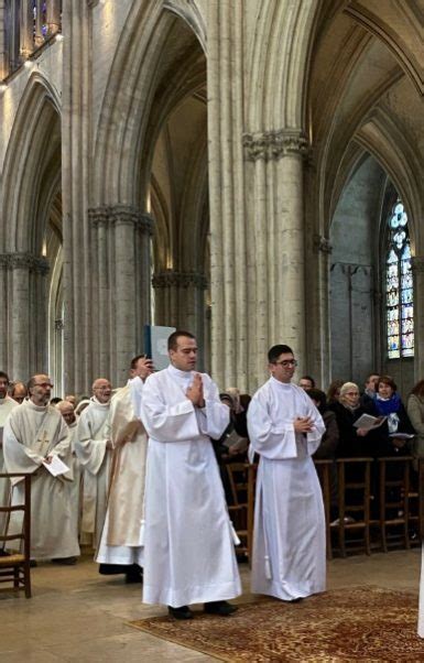 Troyes deux séminaristes colombiens ordonnés diacres en vue du