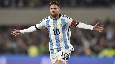 Lionel Messi Free Kick Leads Argentina To Victory Over Ecuador In Opening World Cup Qualifier Cnn