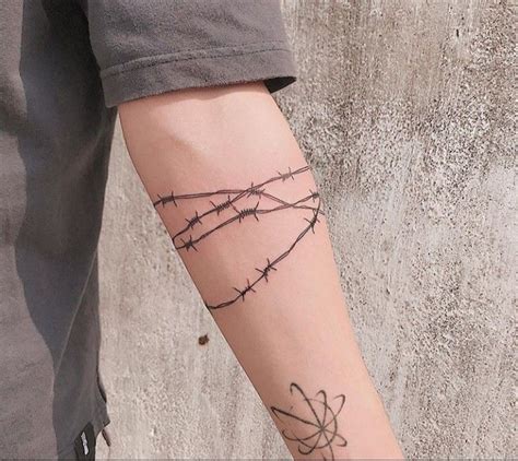 Barbed Wire Tattoos For Guys Sleeve Tattoos Body Tattoos D Vme