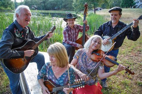 Buffalo Gals Play Wild Eye Pub Kvmr Community Radio