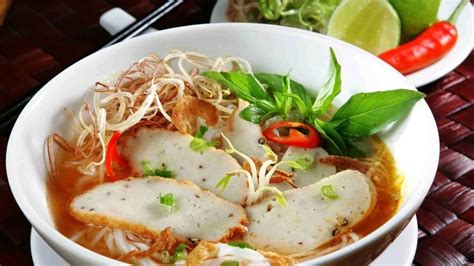 Recipe: Soup Cake (Banh Canh) | foodpanda Magazine MY