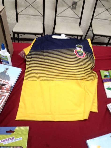 Prefeitura Apresenta Novos Uniformes E Kits Escolares Coluna Ponto De