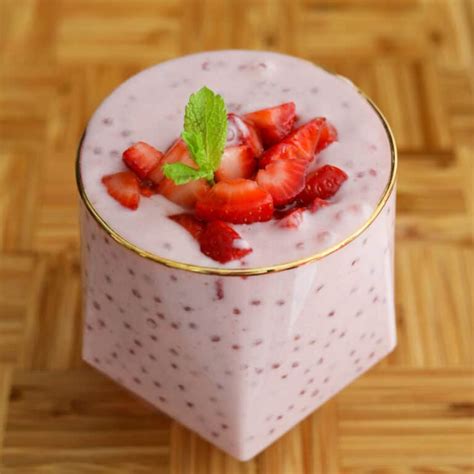 Easy 4-ingredient Strawberry Sago - Christie at Home