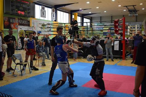 Trzy Pasy Mistrzowskie Na Mistrzostwach Polski WKN W Kickboxingu