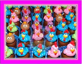 MESA DE DULCES GALLINA PINTADITA Mini bolos Confeitaria artística