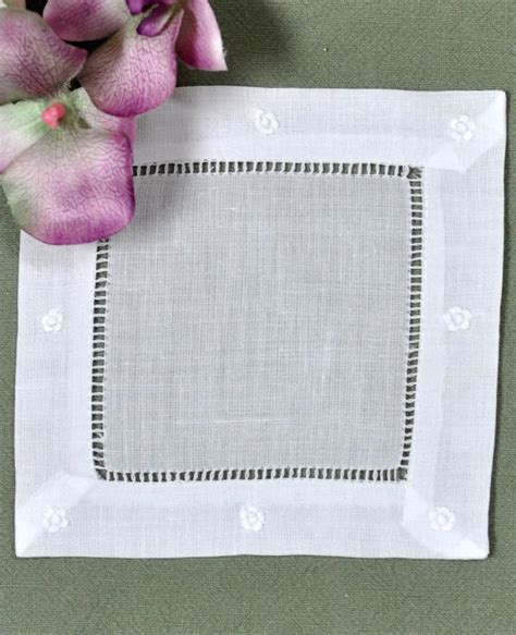 Dozen White Linen Cocktail Napkins With A Daisy Border