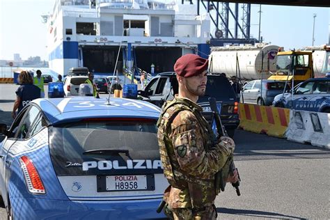 Antiterrorismo Intensificati I Controlli In Porto Cronaca Livorno