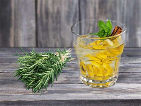 Agua De Romero Y Canela Para Detener La Caída Del Cabello Y Acelerar Su