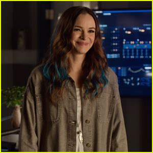 Danielle Panabaker Teases Surprising Reunions Lots Of Humor On