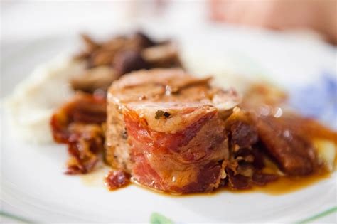 Ricetta Filetto Di Maiale In Crosta Di Pancetta Pur Di Cavolfiore E