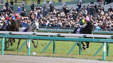 ＜天皇賞・春＞2着に7馬身の大差をつけ天皇賞・春を制したタイトルホルダー（右）（撮影・奥 調） ― スポニチ Sponichi Annex ギャンブル