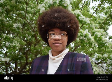 Woman Girl Looking Right Side Hi Res Stock Photography And Images Alamy