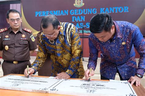 Kajati Resmikan Kantor Baru Kejari Gowa Adnan Sumbang Rp500 Juta