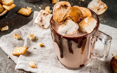 This Baileys Amaretto Gin And Roast Marshmallow Hot Chocolate Is Heaven In A Mug Craft Gin