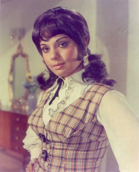 Mumtaz photos and images - Cinestaan.com | Bollywood pictures, Vintage ...