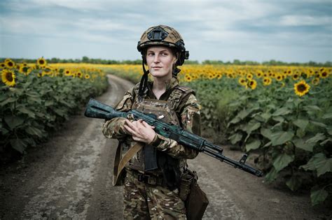 Vrouwen In Het Oekra Ense Leger Hebben Meer Dan N Tegenstander Aan