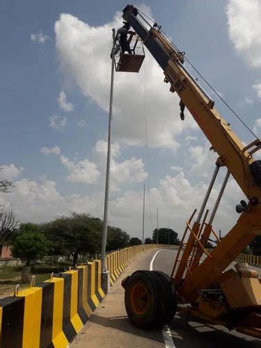 Mild Steel Single Arm Octagonal Pole 13 Meter For Highway 12m At Rs