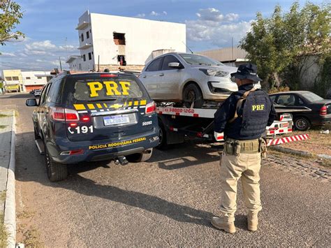 Três Veículos São Recuperados E Três Pessoas São Detidas Pela Prf Na