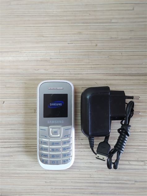 Samsung GT E 1200