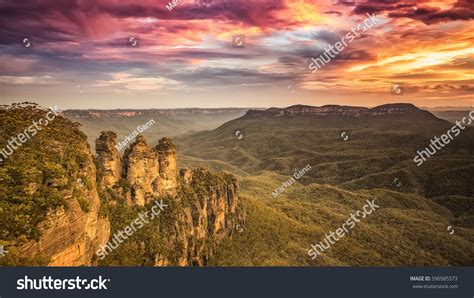 5,626 Three Sisters Blue Mountains Images, Stock Photos & Vectors ...