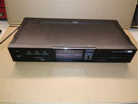 Vintage Sansui T Quartz Pll Synthesizer Am Fm Tuner