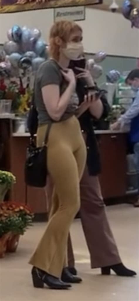 Wide Hips Juicy Ass Hip Dips On Quirky Pawgy Shopper Spandex