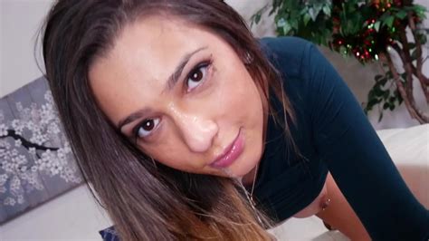 A Brunette With A Nice Round Ass I Giving A Blow Job To Her Partner PornID XXX