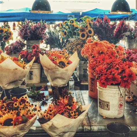 Pike Place Market flowers | Pike place market flowers, Flowers bouquet ...