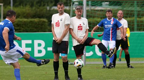 Frauen Im Fu Ball Strukturell Projekte Programme Dfb