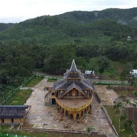 Unik Ada Masjid Bambu Berbentuk Perahu Di Kalimantan Okezone Muslim